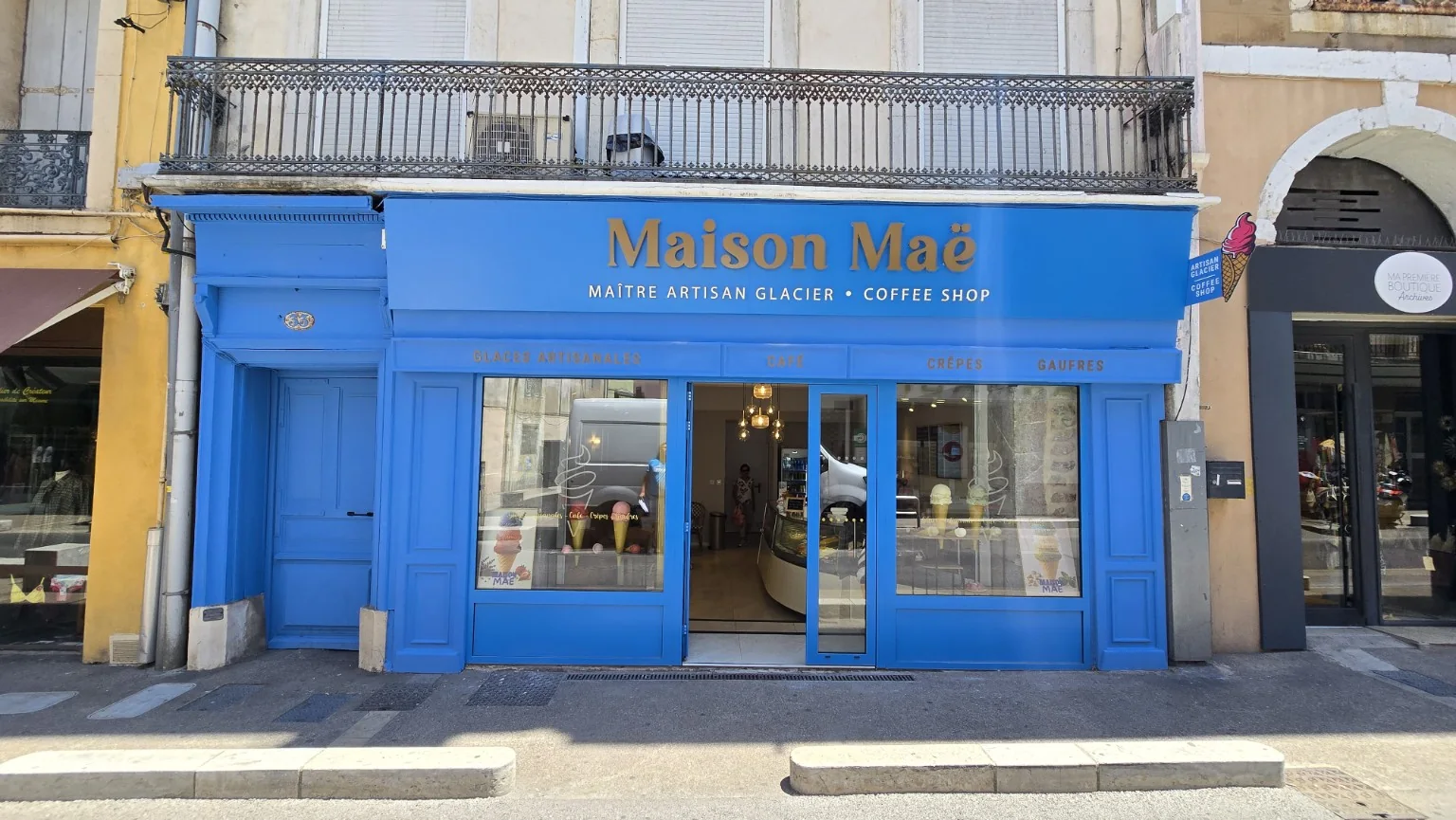 Enseigne façade