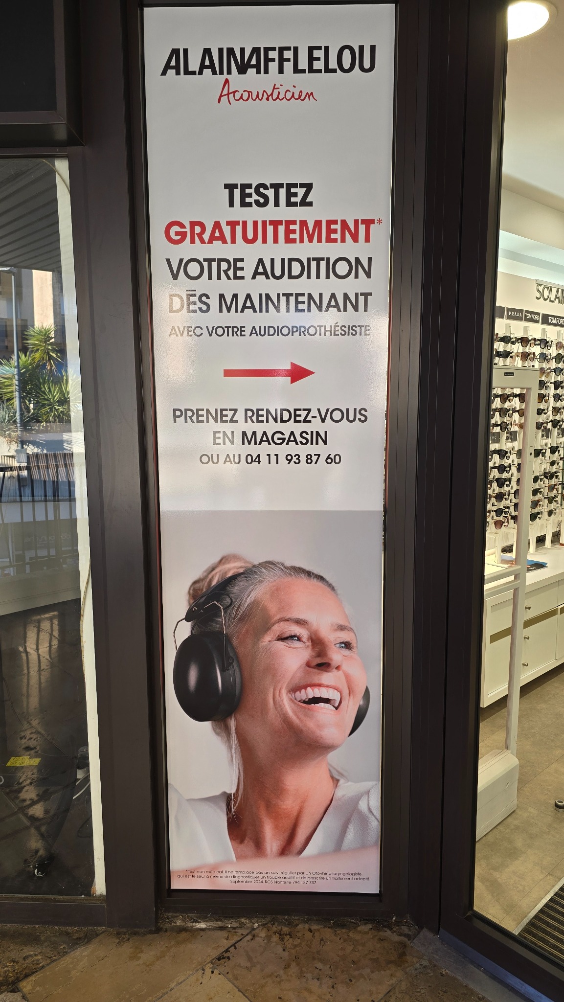 Vitrophanie Alain Afflelou, habillage adhésif de vitrine